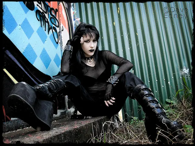 Chat with Goth Gf | cute dominant